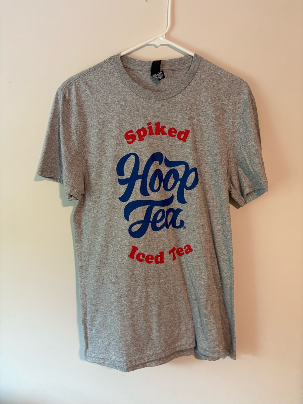 Gray 'Hoop Tea' Graphic Tee with Blue & Red Print